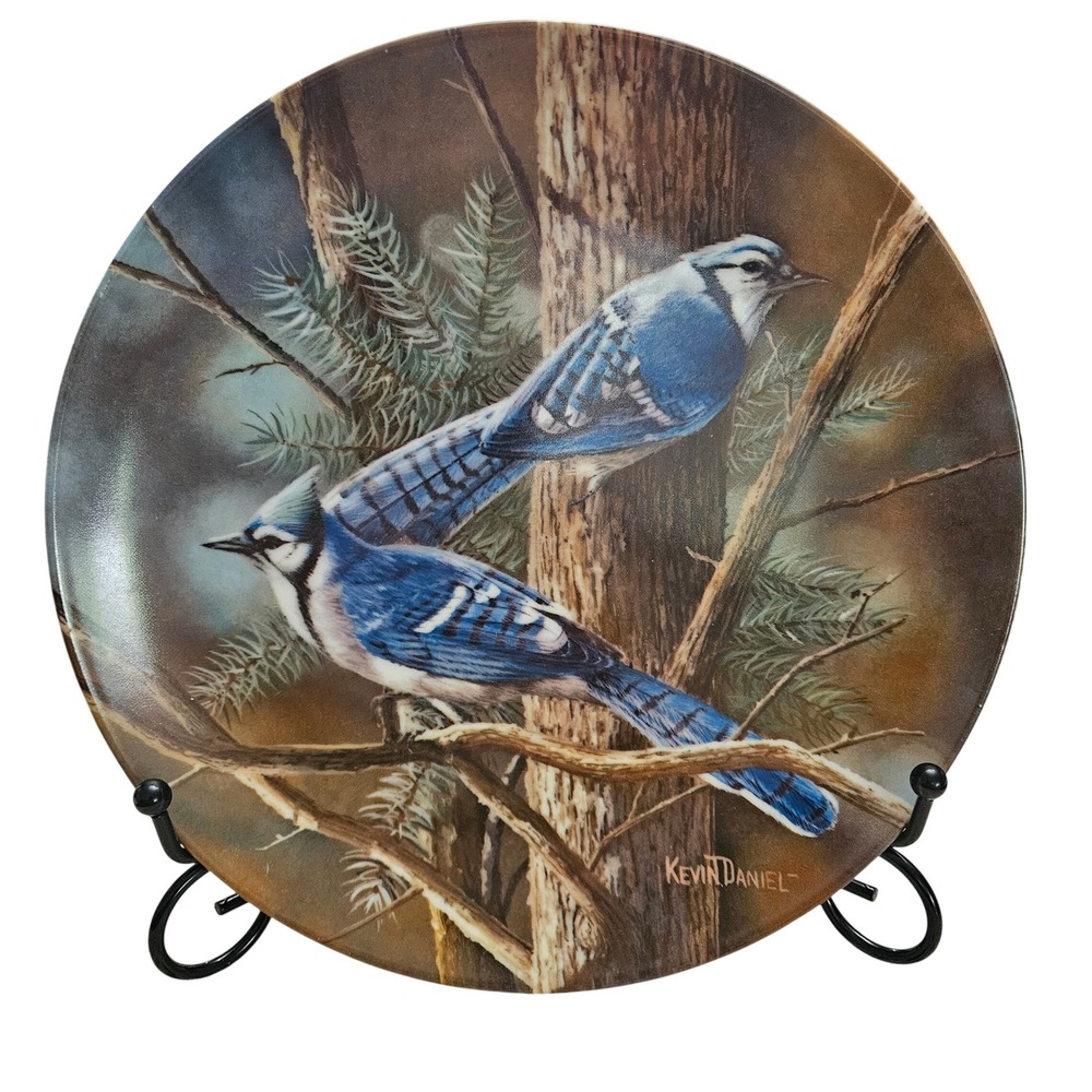 Knowles China‎ "The Blue Jay" by Kevin Daniel Decorative Plate 8.5" 1985